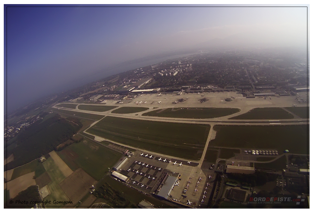 Saut para sur Geneva airport... 1916060231