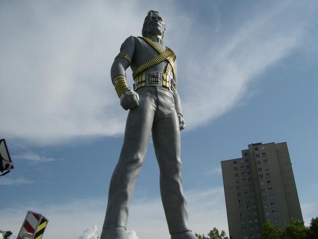 La statue de Michael Jackson à La Chaux-de-Fonds ! 229347IMGP0035