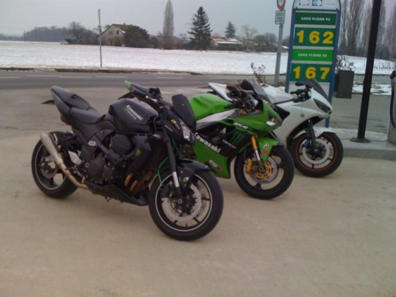 Ma zx6r 2010 (blanche) - Page 3 328301z750_3