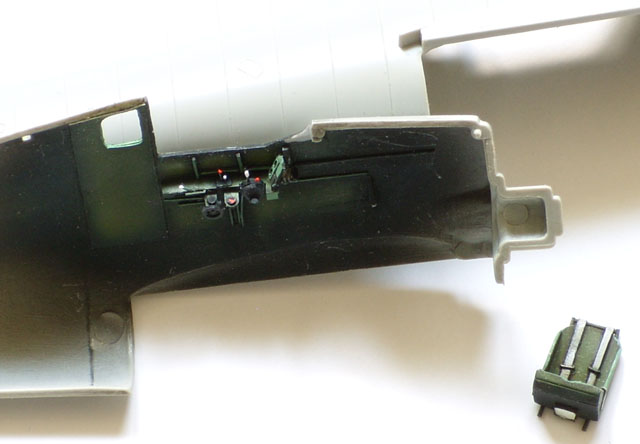 F6F3 Hellcat [italeri] 1/72  416078cock_01