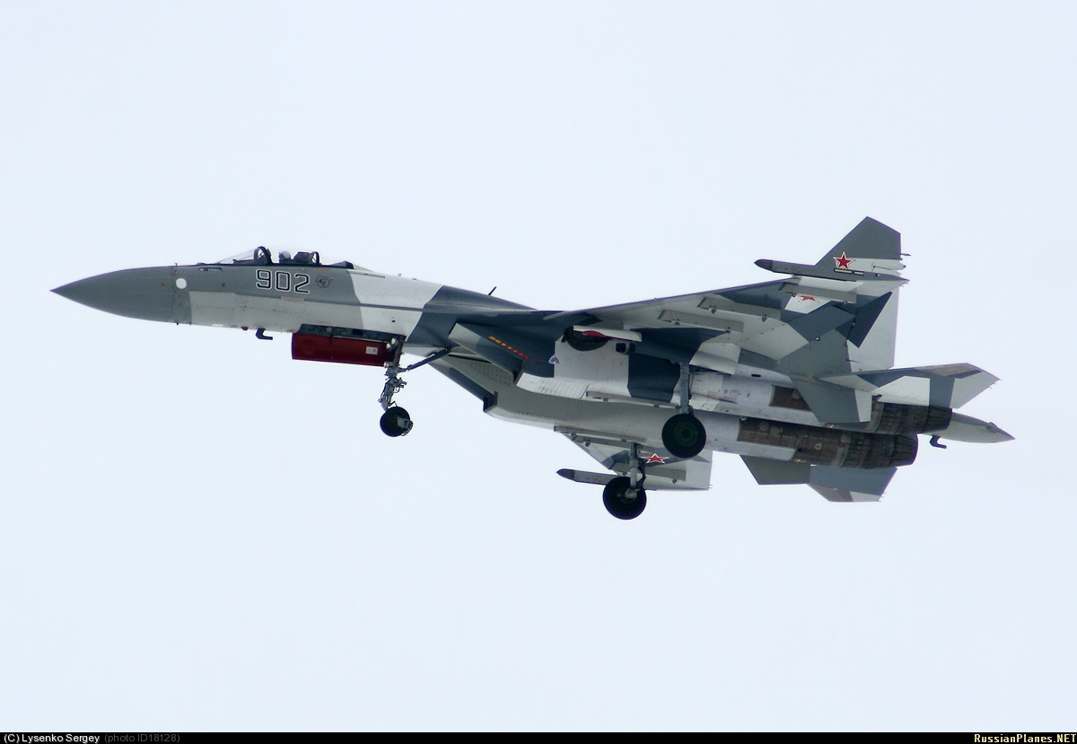 Chasseur Su-35BM  425835018128