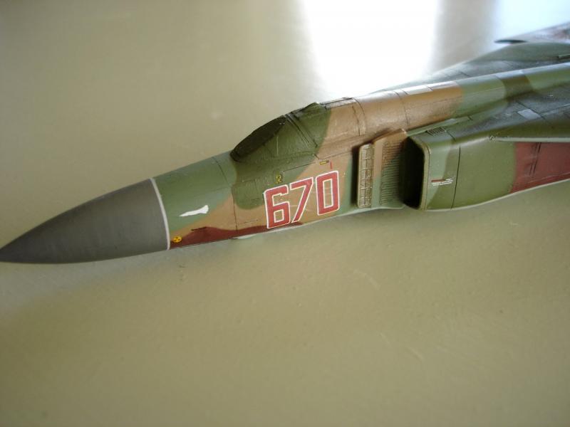 [Hasegawa] MiG23 MF "Flogger-B" 1/72 - Page 7 525495DSC06319