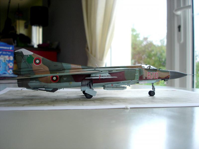 [Hasegawa] MiG23 MF "Flogger-B" 1/72 - Page 8 551225DSC06357