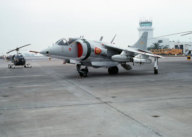 BRITISH AEROSPACE HARRIER ET SEA HARRIER 569092AV_8S_Matador