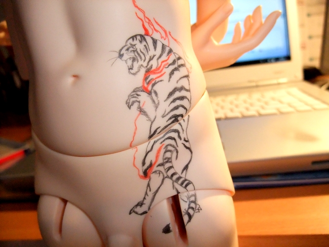 °Oo*~° les tatouages de kyo °~*oO° ETAPE 1 ! tigre! 607526DSCF3042