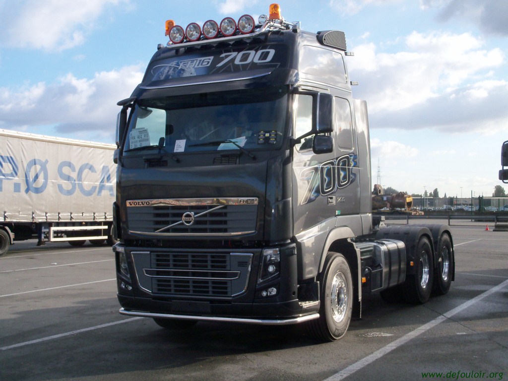 Volvo FH (S) (tous les modèles) 634930Volvo_FH16_Port_de_Gand_25_Octobre_2010__3_