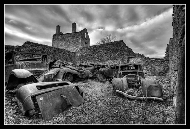 Oradour-sur-Glane 637595HDR43NB800