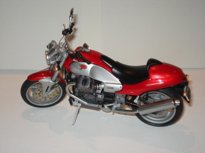 Moto guzzi V10 centauro Tamiya. - Page 7 667573DSC02451