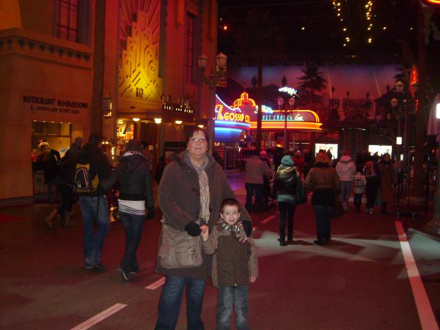 [Disneyland Paris] Premier séjour au DLH (31 janv.-2 fév. 2011) + un anniversaire inoubliable ! - Page 4 702525185
