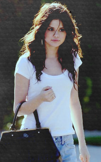 Lucinda's links 705629selena_gomez_4