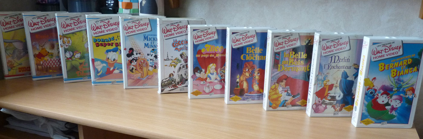 Postez les photos de votre collection de DVD et BrD Disney ! - Page 10 785445ma_collec_VHS_6