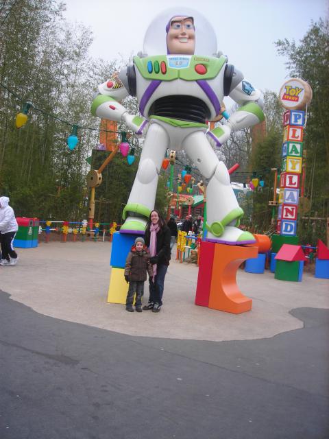 [Disneyland Paris] Premier séjour au DLH (31 janv.-2 fév. 2011) + un anniversaire inoubliable ! - Page 3 807559120