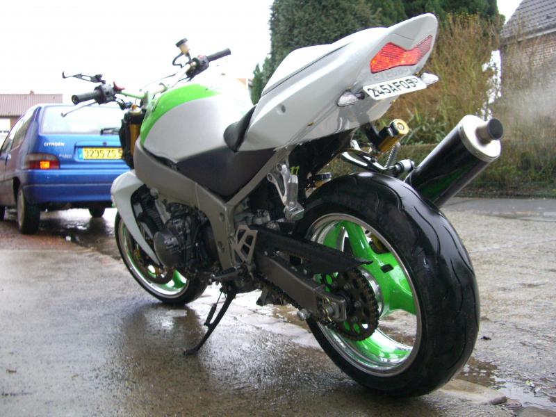 ma ZX6R ou plutot  Z600R 834470023