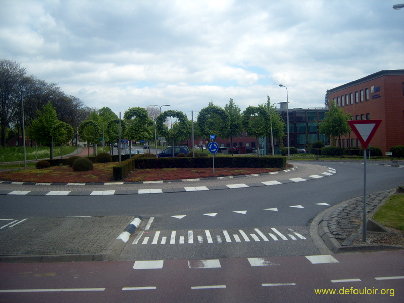 Collection de rond point - Page 4 849439Rond_point_Hollande_10_V_10___4_