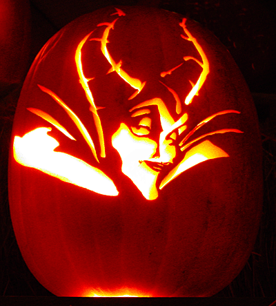 [Règle N°0] Le plus grand méchant de Disney [RESULTATS ET VIDEO p16 et 17!] - Page 8 874703Pumpkin_Carving_Maleficent