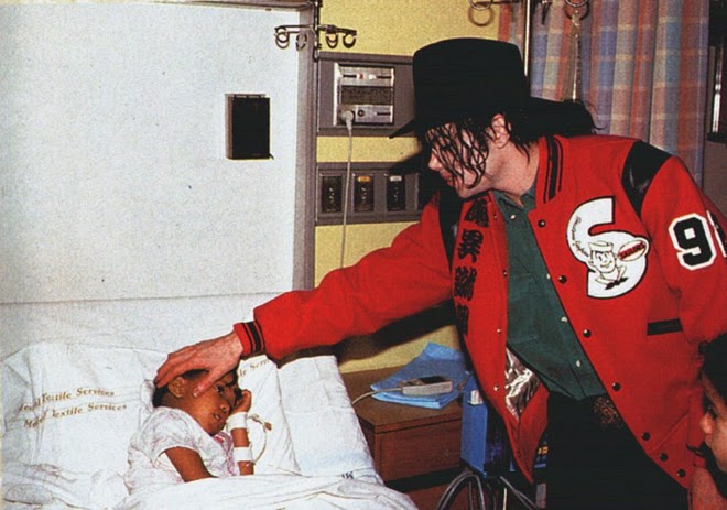 Photos diverse de Michael Jackson 892738washington_hospital_jan93_002