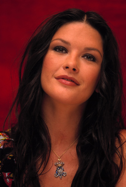 Catherine Zeta-Jones - Page 3 93055001Jun24AmSweetPress01