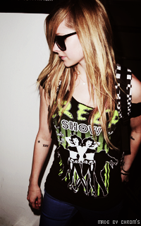 ● Avril Lavigne - Page 2 955338Avril_16