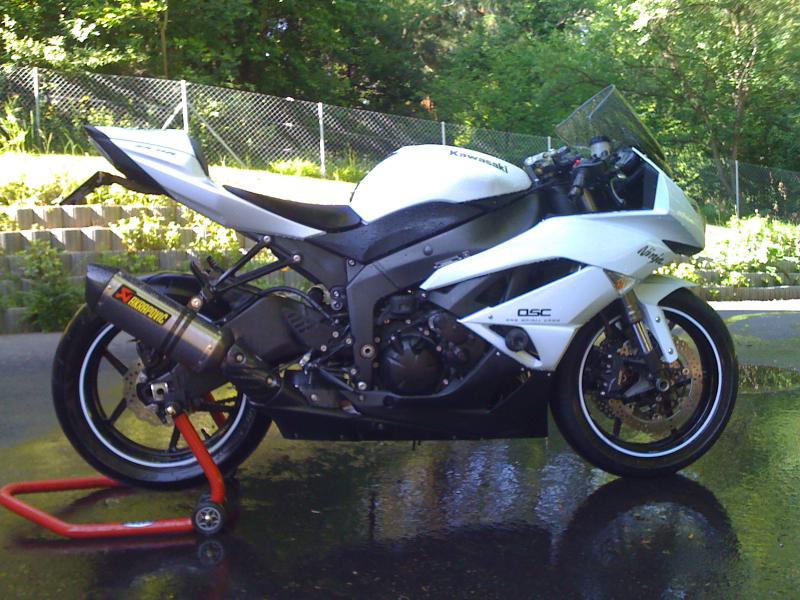 Ma zx6r 2010 (blanche) 977666IMG_0928