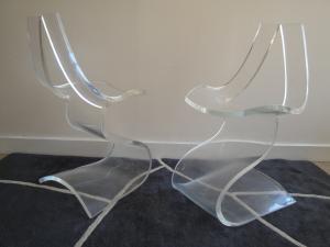 DOSSIER : Assis en toute transparence... Mini_379209michel_dumas_chaise_plexi_Lucite_altuglass