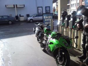 zx6r withe k10  up emc 3 + pr19 monter :) Mini_81934118557_291504132026_684467026_3878999_4751780_n