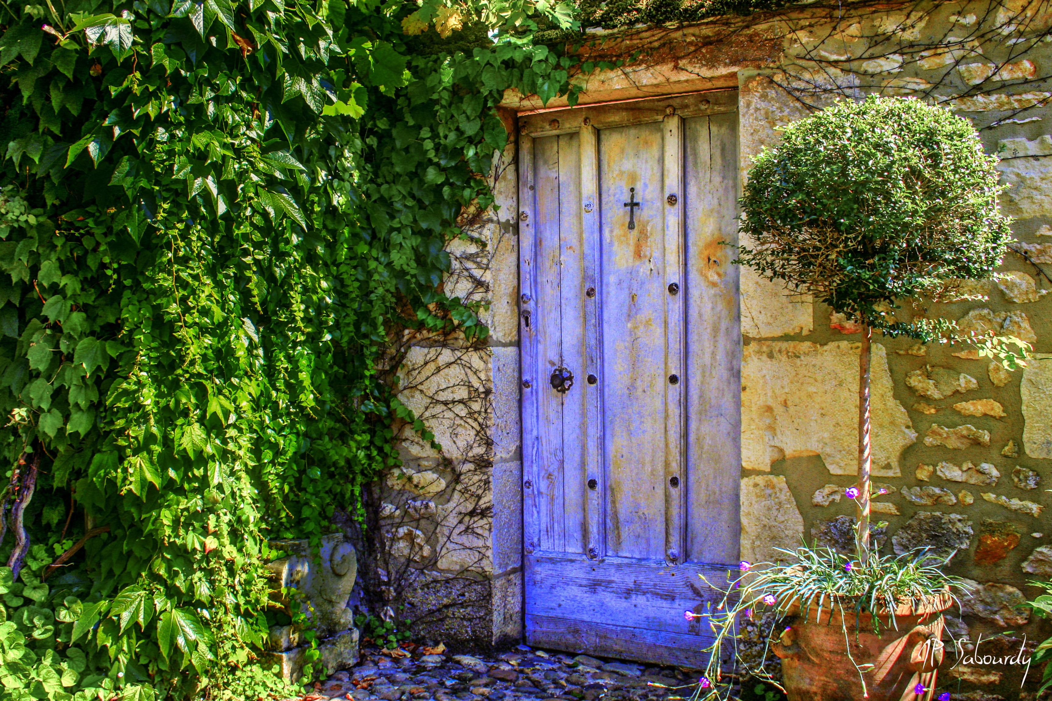 Fil sur les vieilles portes. - Page 2 116622Dordogne197005