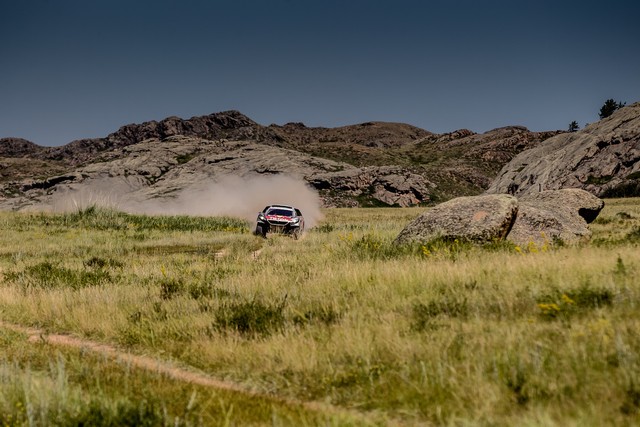 Silk Way Rally : Étape 5 : Cyril Despres Nouveau Leader, Stéphane Peterhansel En Difficulté 117264578634fc194ba