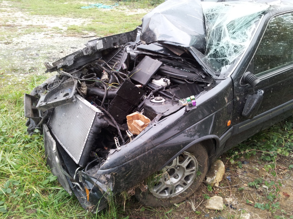 Accident grave avec Peugeot 405 STDT 12509920111012154953