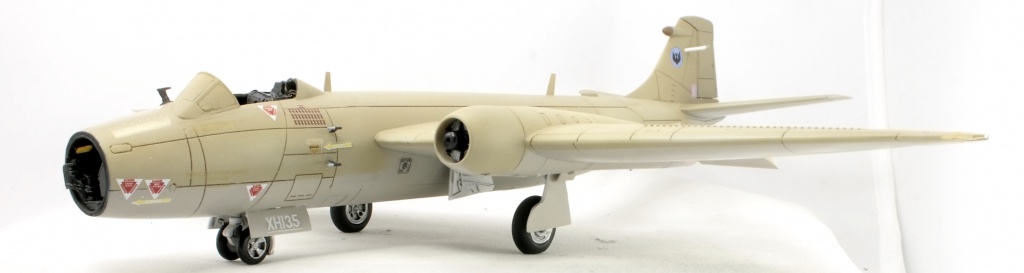 Camberra PR9 Airfix on range 125202018