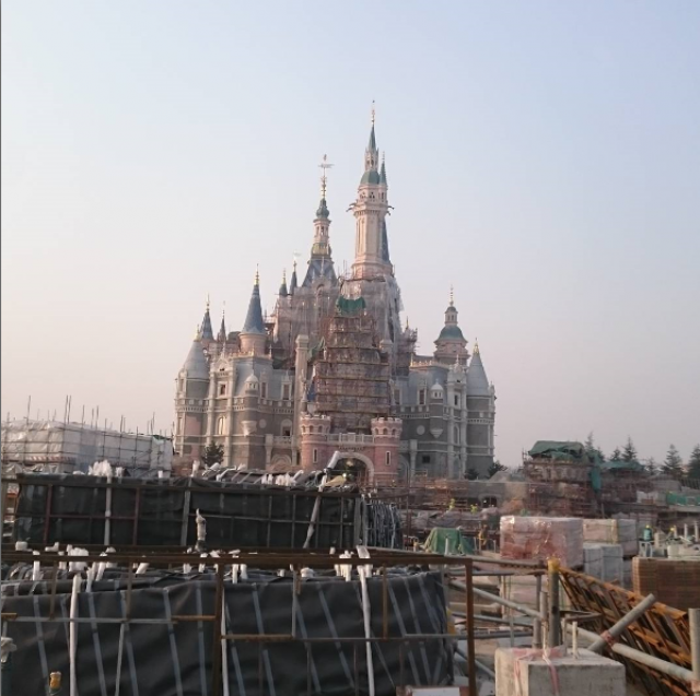 1 - Shanghai Disneyland (2016) - Le Parc en général - Page 23 129538w34