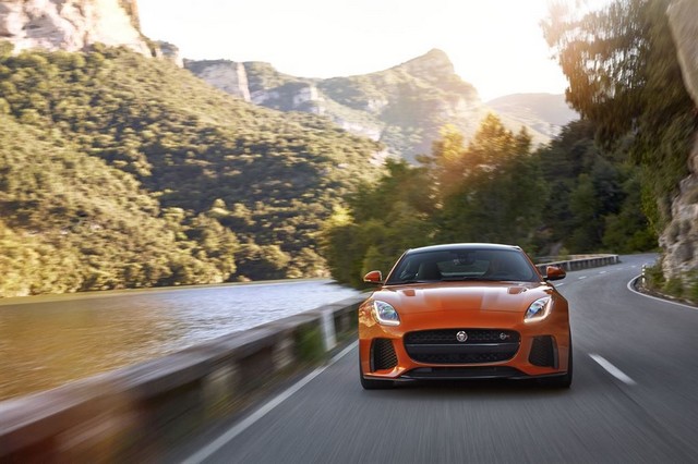  Nouvelle Jaguar F-TYPE SVR : La Supercar Capable D'atteindre 322 km/h Par Tous Les Temps 130662JAGUARFTYPESVR12COUPELocationLowRes