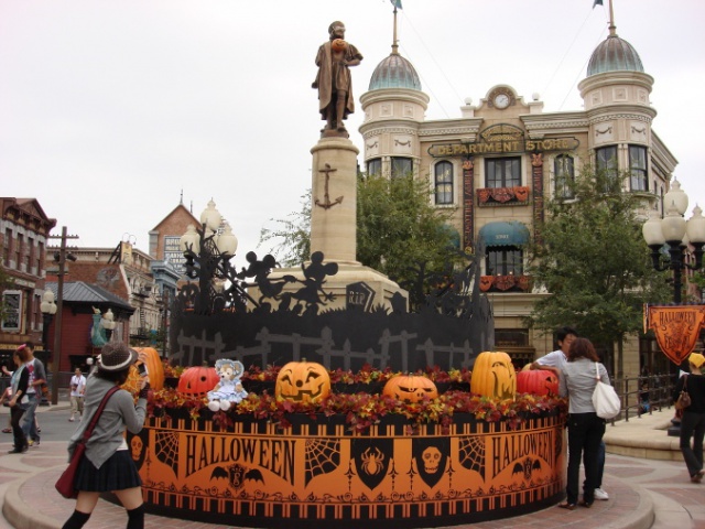 TOKYO DISNEYLAND: Halloween - Pagina 2 131785addobbi5