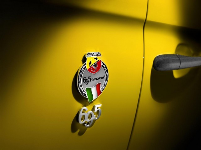 Abarth Au Salon de Francfort 135263Abarth695Recordlogo