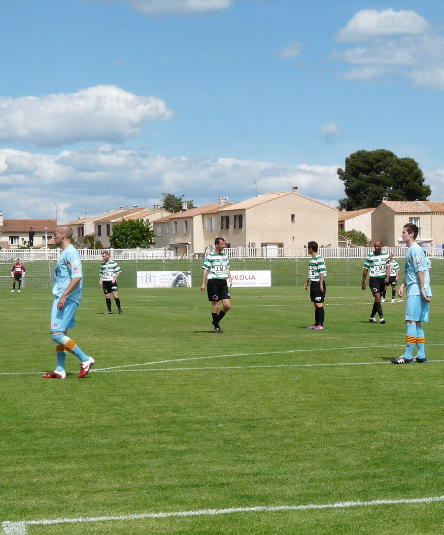 CETTE ( SETE ) ILE SINGULIERE REVIENT EN ( CHAMPIONNAT  DE)  FRANCE DE FOOTBALL AMATEUR  CFA 2 !!!!!!! - Page 2 135678CopiedePhoto065