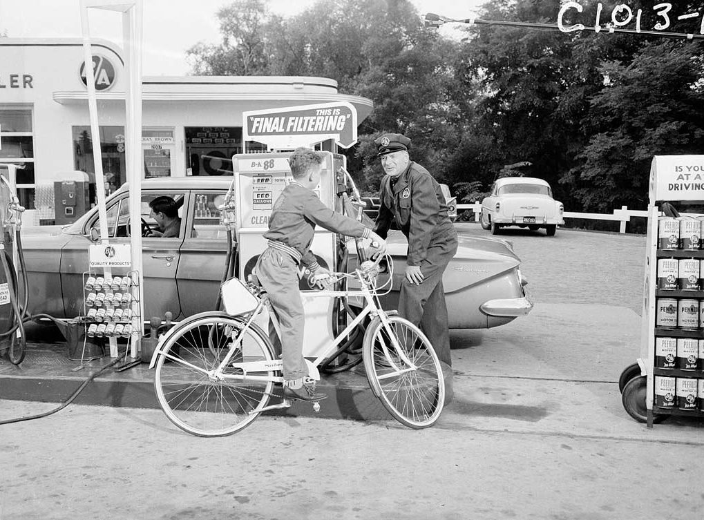 Les années 20 à 70 : photos et vidéos d'époque (partie 2) - Page 5 139458f1257s1057it7842