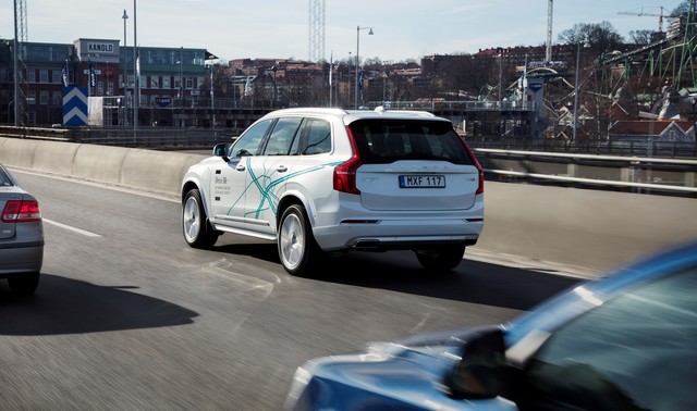 Volvo Cars Et Uber S'associent Pour Développer Des Voitures Autonomes 151209189592VolvoXC90DriveMetestvehicle