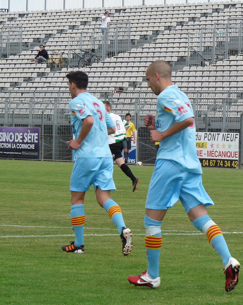 CETTE ( SETE ) ILE SINGULIERE REVIENT EN ( CHAMPIONNAT  DE)  FRANCE DE FOOTBALL AMATEUR  CFA 2 !!!!!!! - Page 3 155623Photo070