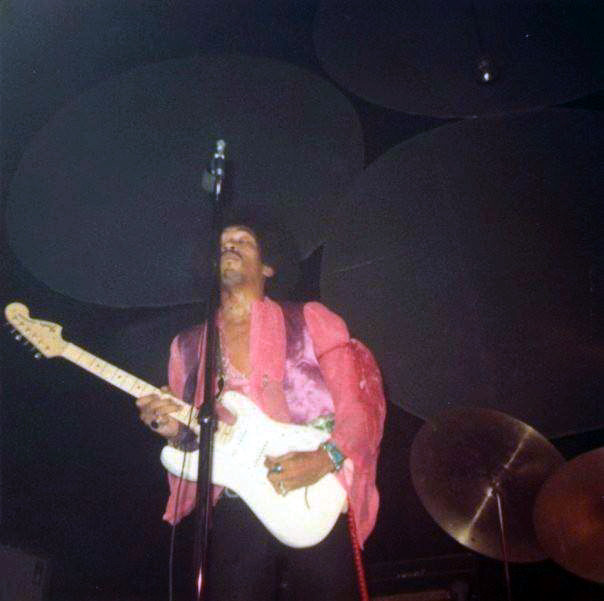 Providence (Rhode Island Auditorium) : 27 novembre 1968  15702719681128Prov1