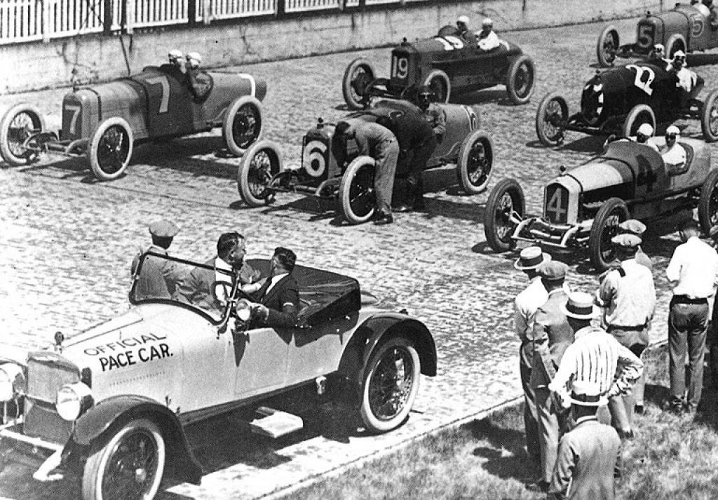 Les années 20 à 70 : photos et vidéos d'époque (partie 1) 158456192120indy205002020joe20boyer20720duesenberg20dnf207420laps20rear20axle20roscoe20sarles20duesenberg202nd20