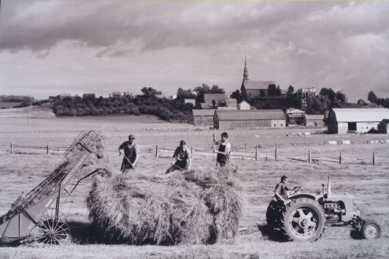 Les années 20 à 70 : photos et vidéos d'époque (partie 1) - Page 8 161939VictoriavilleStNorbert