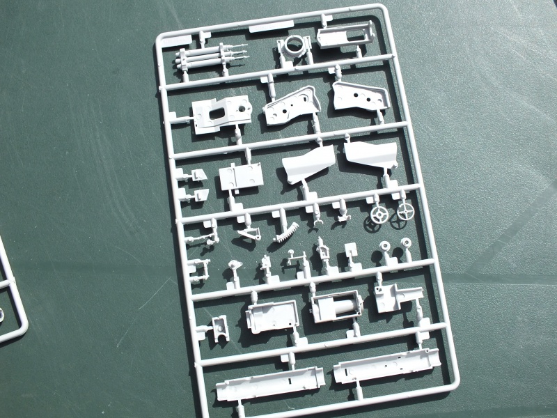 German 12,8 cm Selbstfahrlafette L/31 "Sturer Emil" Trumpeter 1/35 N° 00350 162963DSCF5987