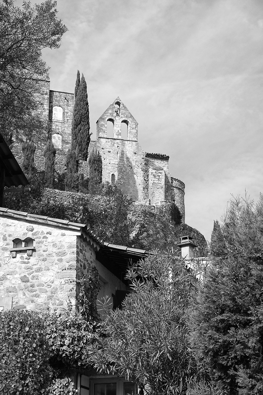 Maison forte de Roussas sud Drome 165530IMGP8764