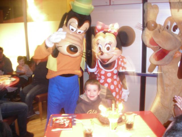 [Disneyland Paris] Premier séjour au DLH (31 janv.-2 fév. 2011) + un anniversaire inoubliable ! - Page 4 180151148