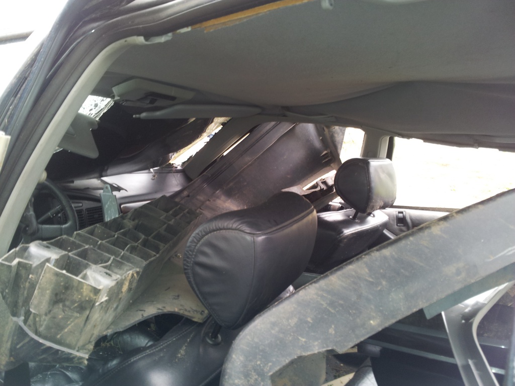 Accident grave avec Peugeot 405 STDT 18944620111012155101