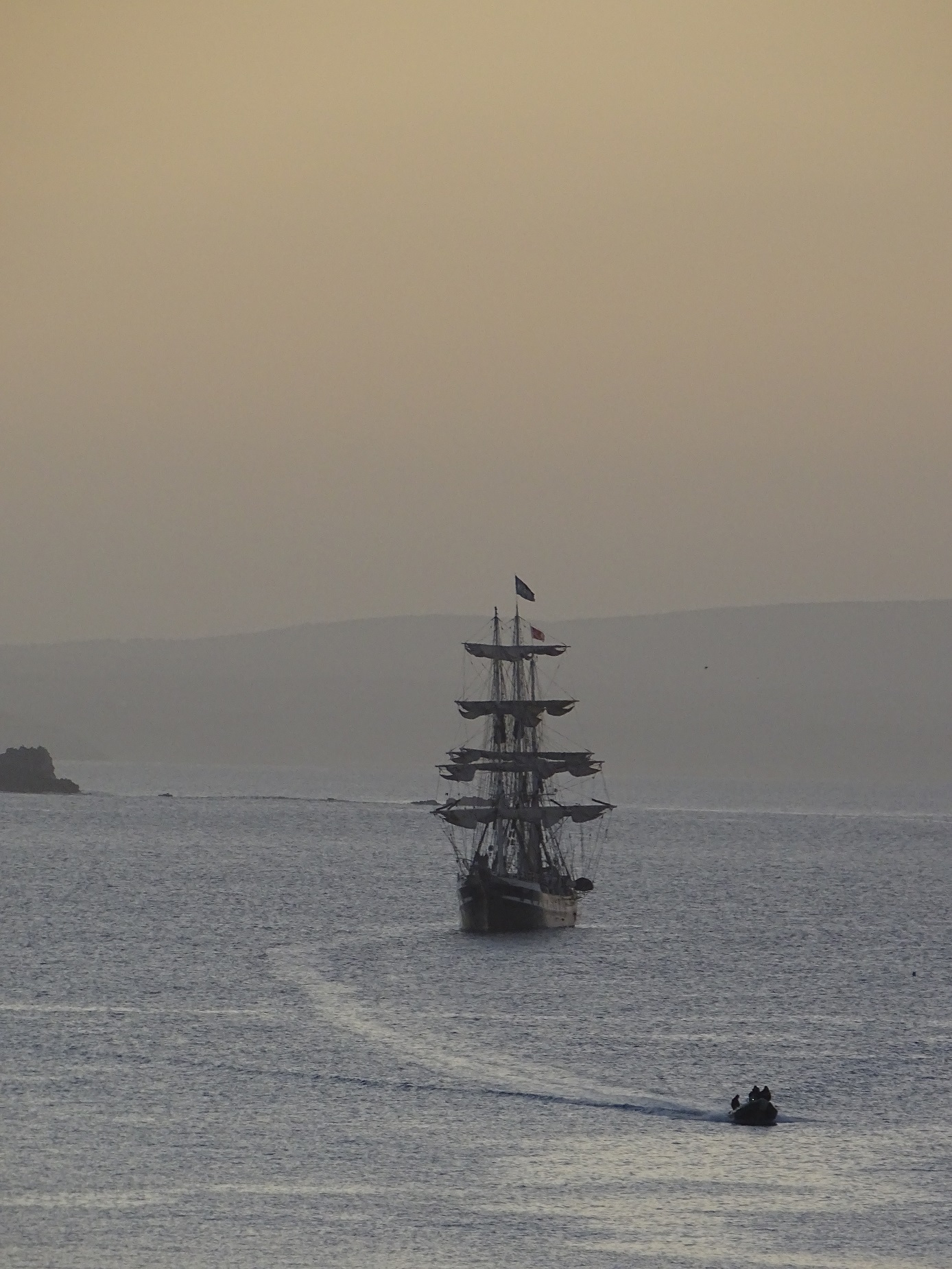 [ Marine à voile ] Vieux gréements - Page 4 206381belem