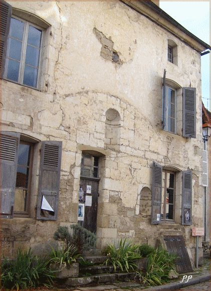 NOYERS SUR SEREIN : MEDIEVAL 2081021chapelle