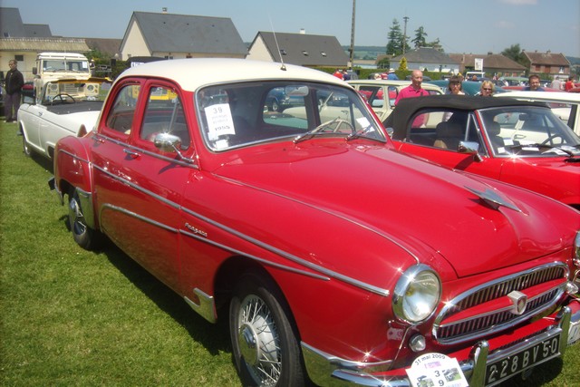 4ème festival vehicules anciens (landelles et coupigny 2009) 208212Jun02526