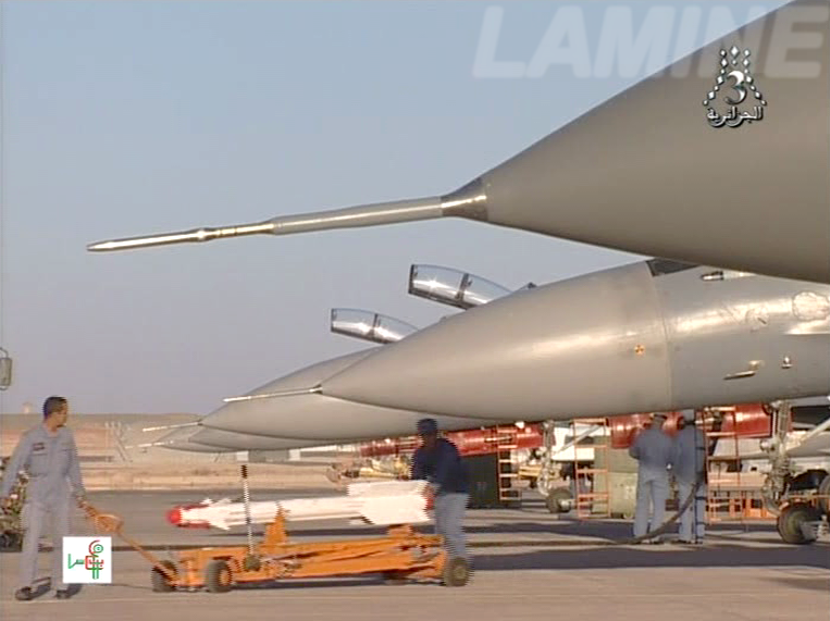 Algerian su-30mka - صفحة 16 210279vlcsnap2012070122h24m39s54