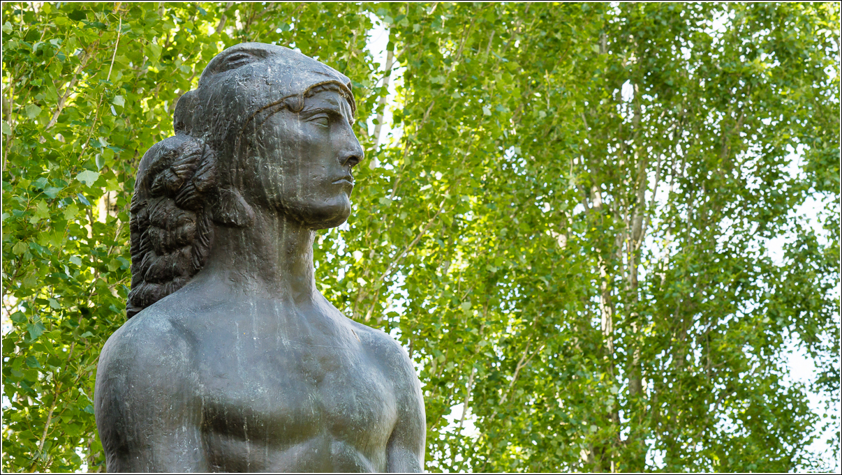 Egreville et le jardin musée Bourdelle 221016LR6P1220426