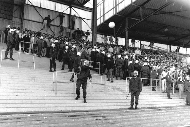 Saison 89/90 - Page 2 223353ajaxfeyenoord1989